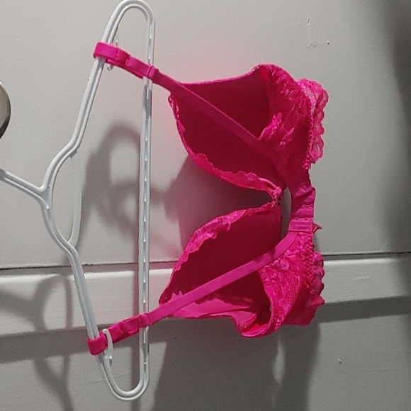 Bras - Picture 2 of 2